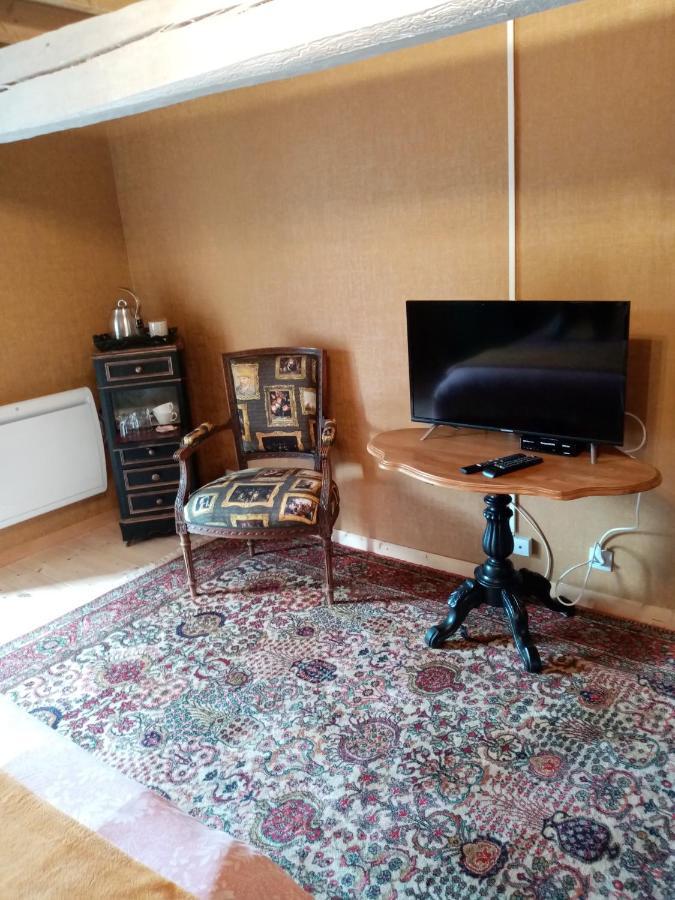 Chambre D'Hotes Acces Separe Et Possibilite Table D'Hotes Sur Reservation Apartment Ver  Exterior foto